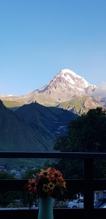 Hilltop Kazbegi Buitenkant foto