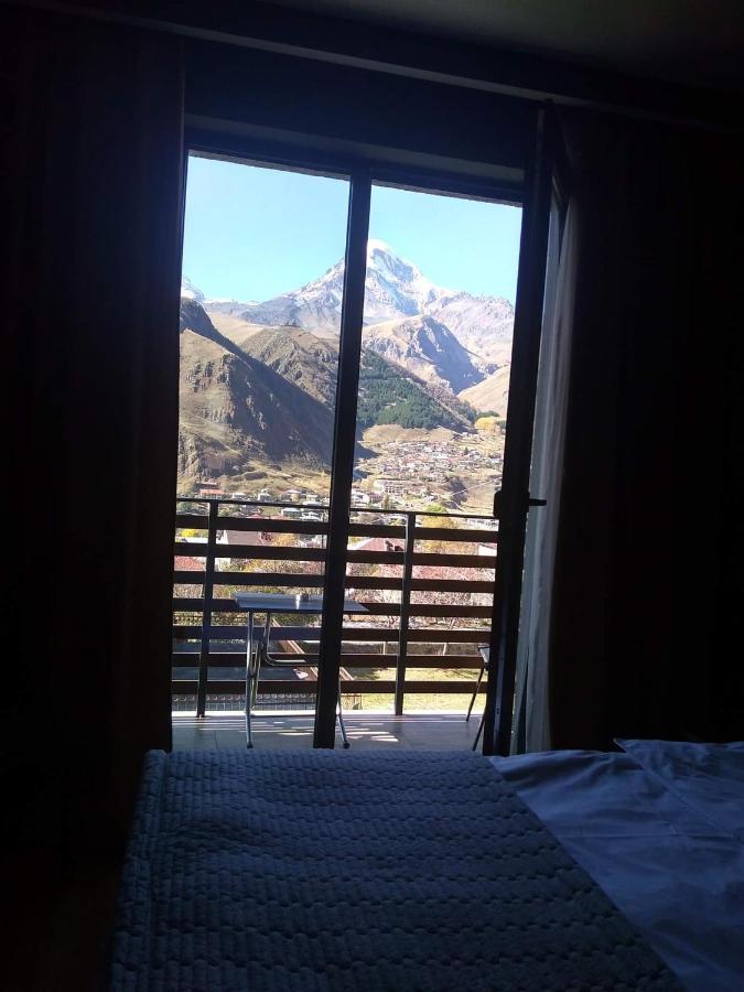 Hilltop Kazbegi Buitenkant foto