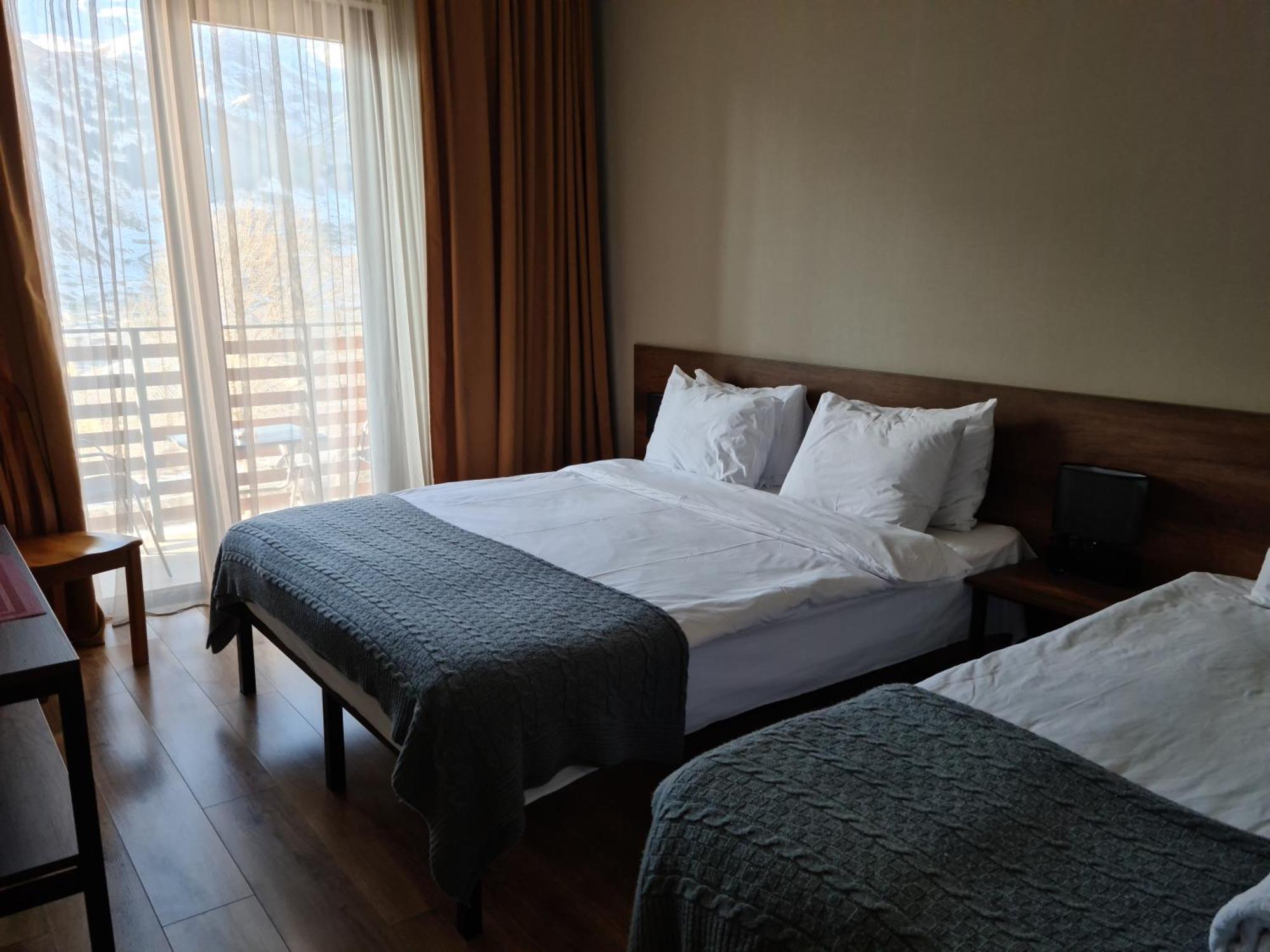 Hilltop Kazbegi Kamer foto